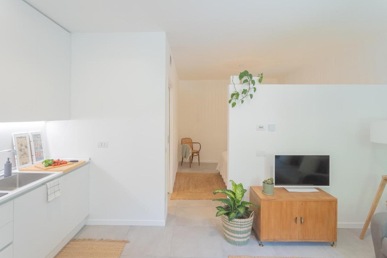Ginepro & Salvia Apartments In Como By Rent All Комо Екстер'єр фото
